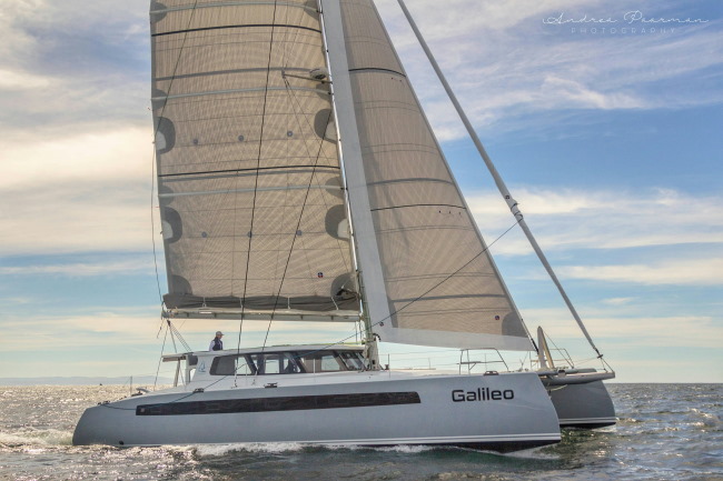 longeron catamaran