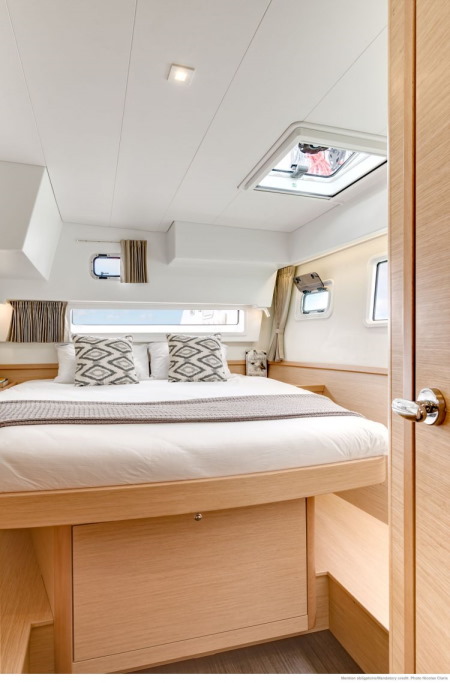 lagoon 42 catamaran specs